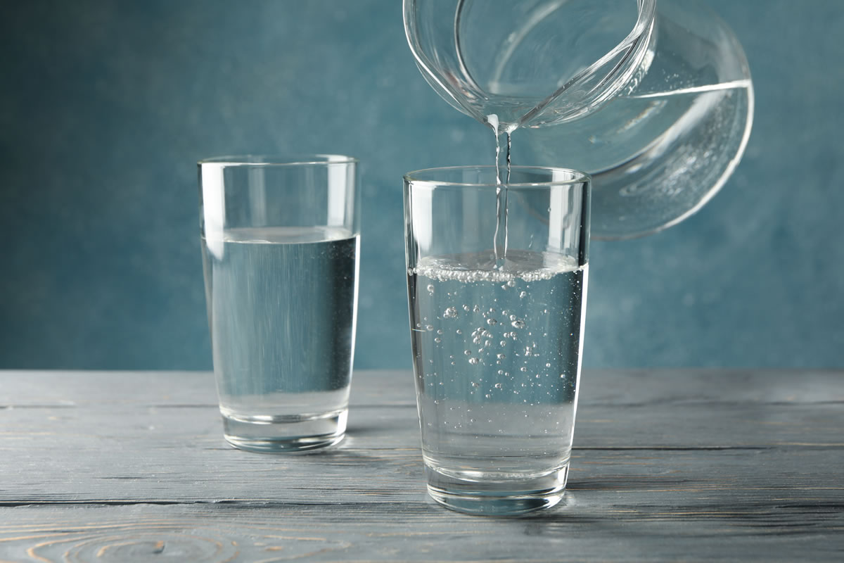 How many microbes are in a glass of water? How many microbes are in a glass of water?
